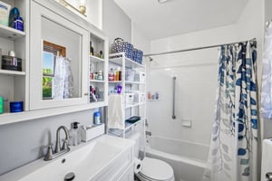 E Oakbrook Cir-S1410-017.jpg