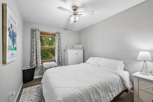 E Oakbrook Cir-S1410-023.jpg
