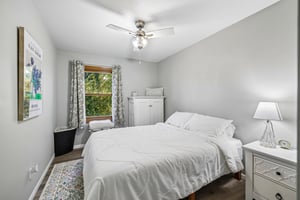 E Oakbrook Cir-S1410-025.jpg