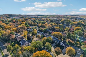 E Oakbrook Cir-S1410-049.jpg