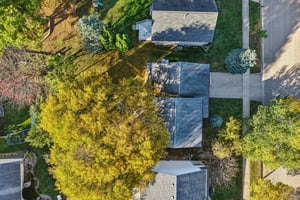 E Oakbrook Cir-S1410-050.jpg