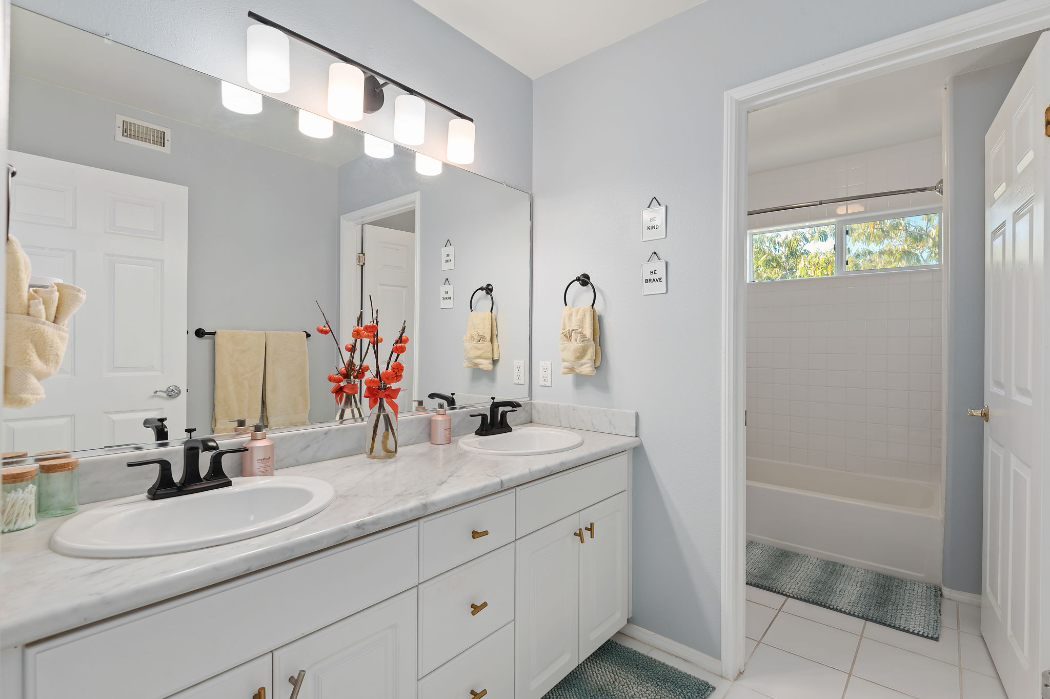 31 - Bathroom 2