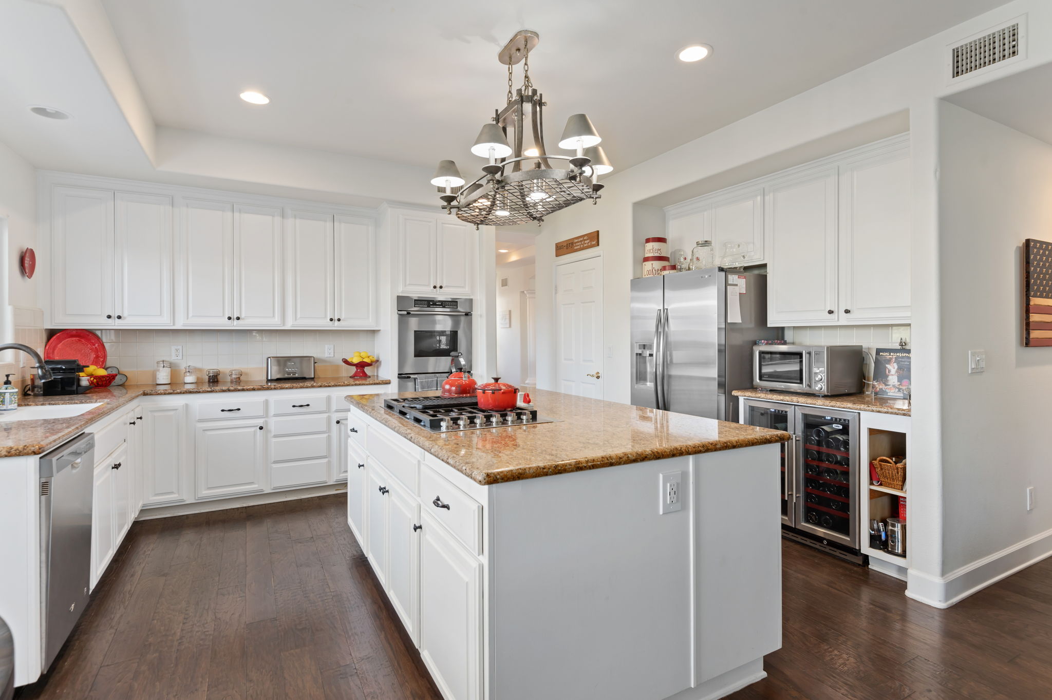 13 - Kitchen