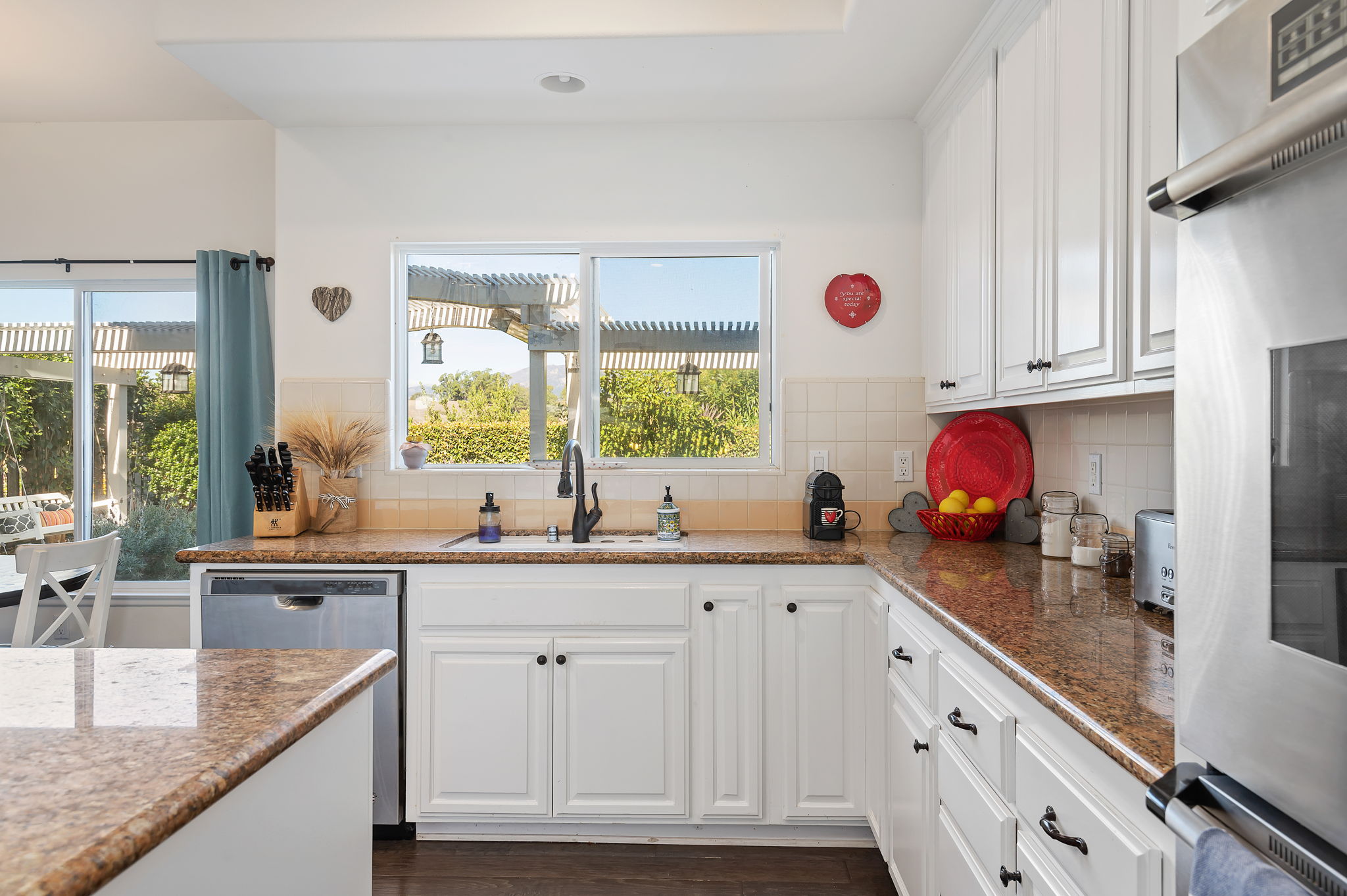 15 - Kitchen