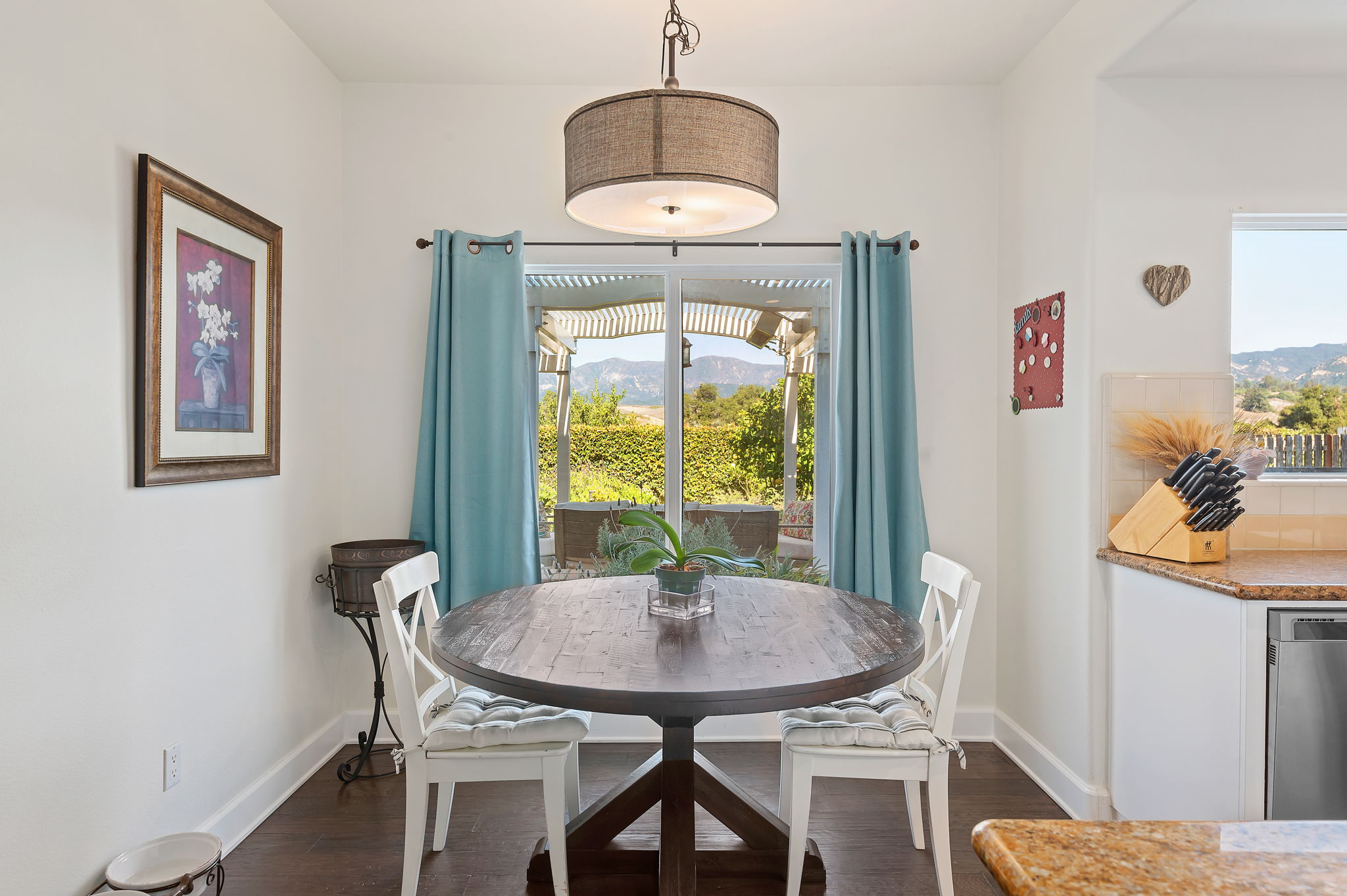 17 - Breakfast Area