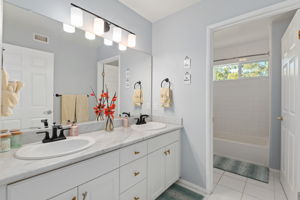 31 - Bathroom 2