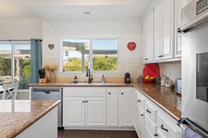 15 - Kitchen