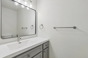 Tamara Dr-S1807-058.jpg