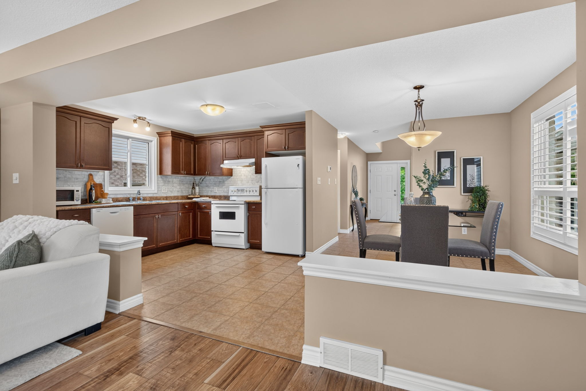  Photo 7