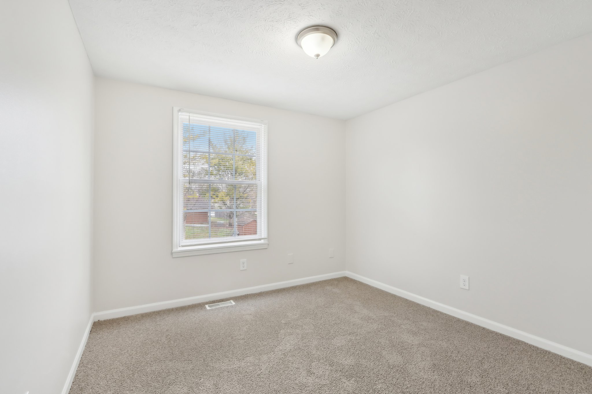 Bryden Dr-020.jpg