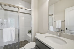 Ensuite Bath 5
