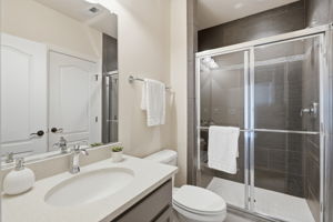 Ensuite Full Bath