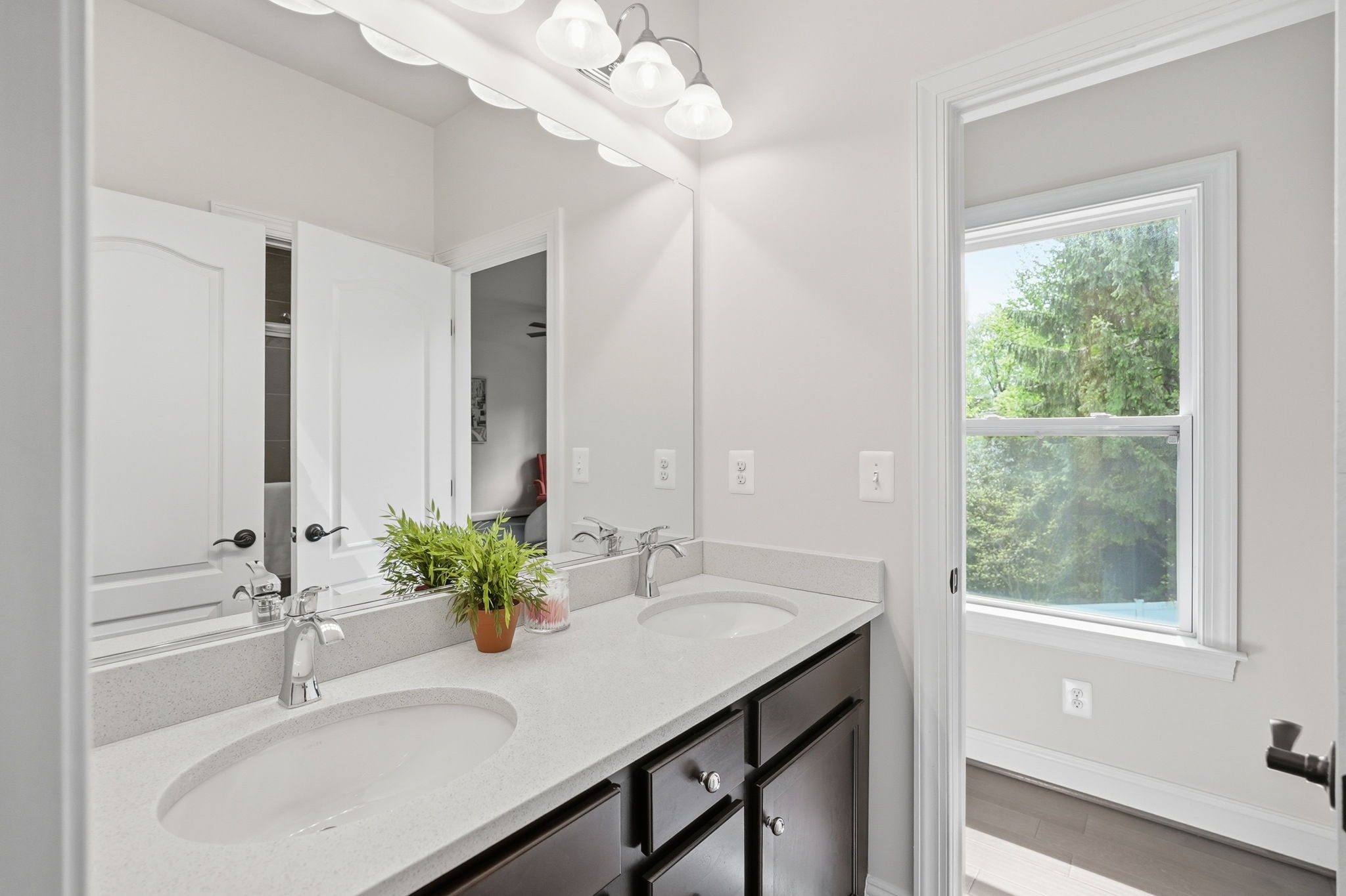 Jack and Jill Bath 4