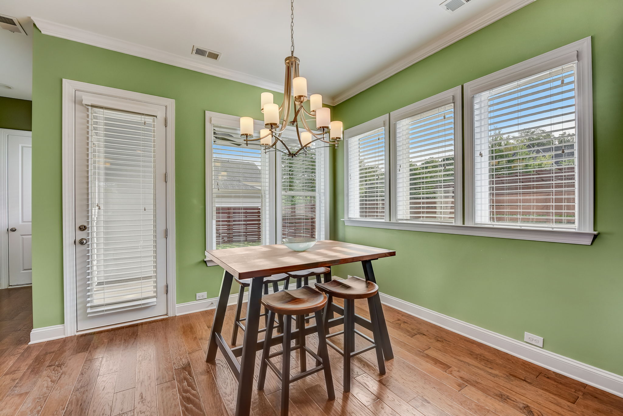 Waverly Walk Ave-012