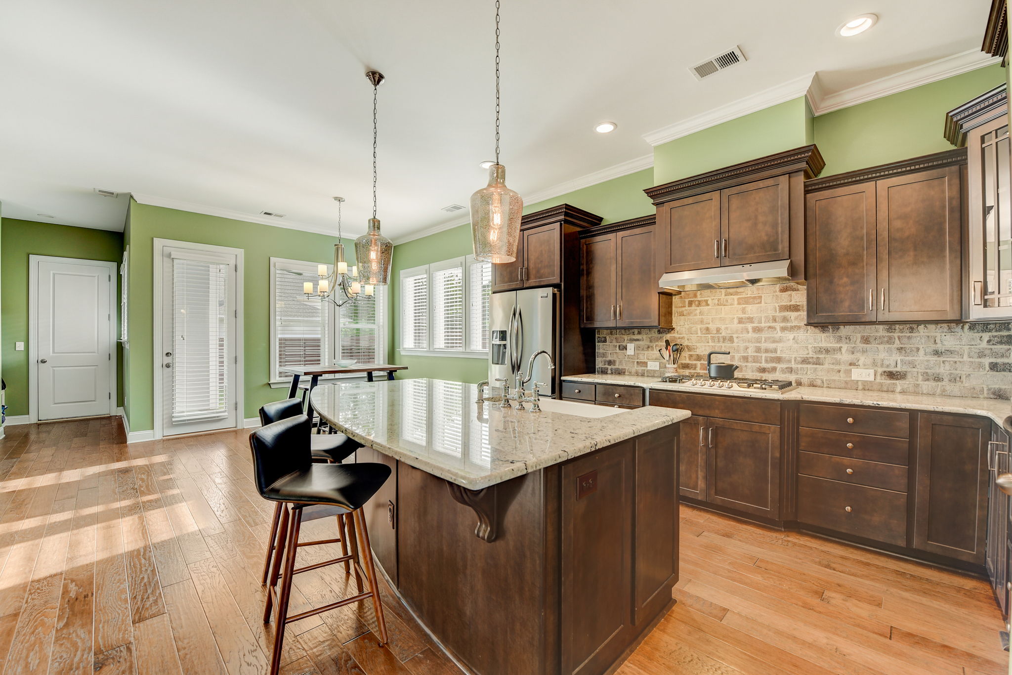 Waverly Walk Ave-016