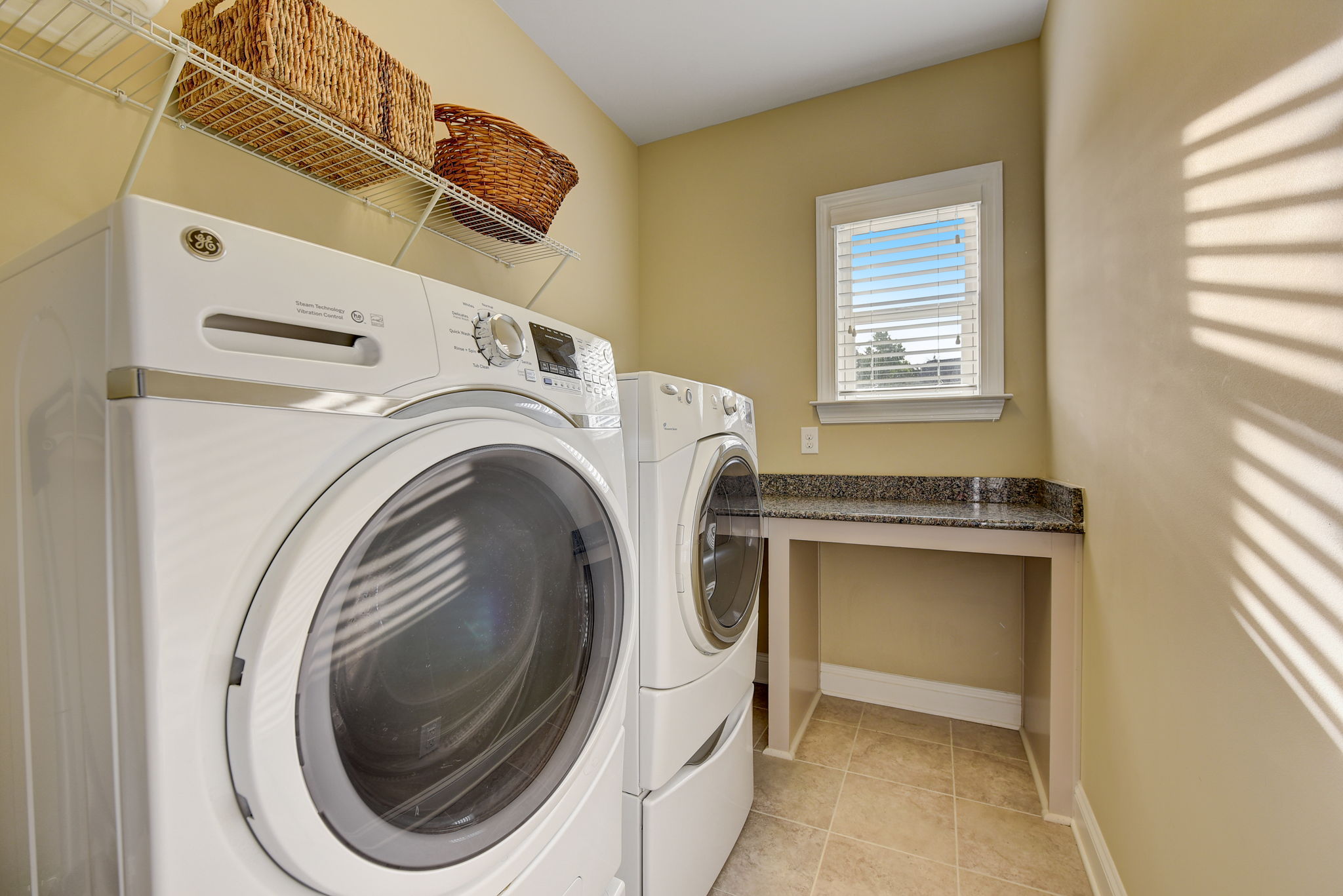 Waverly Walk Ave-024