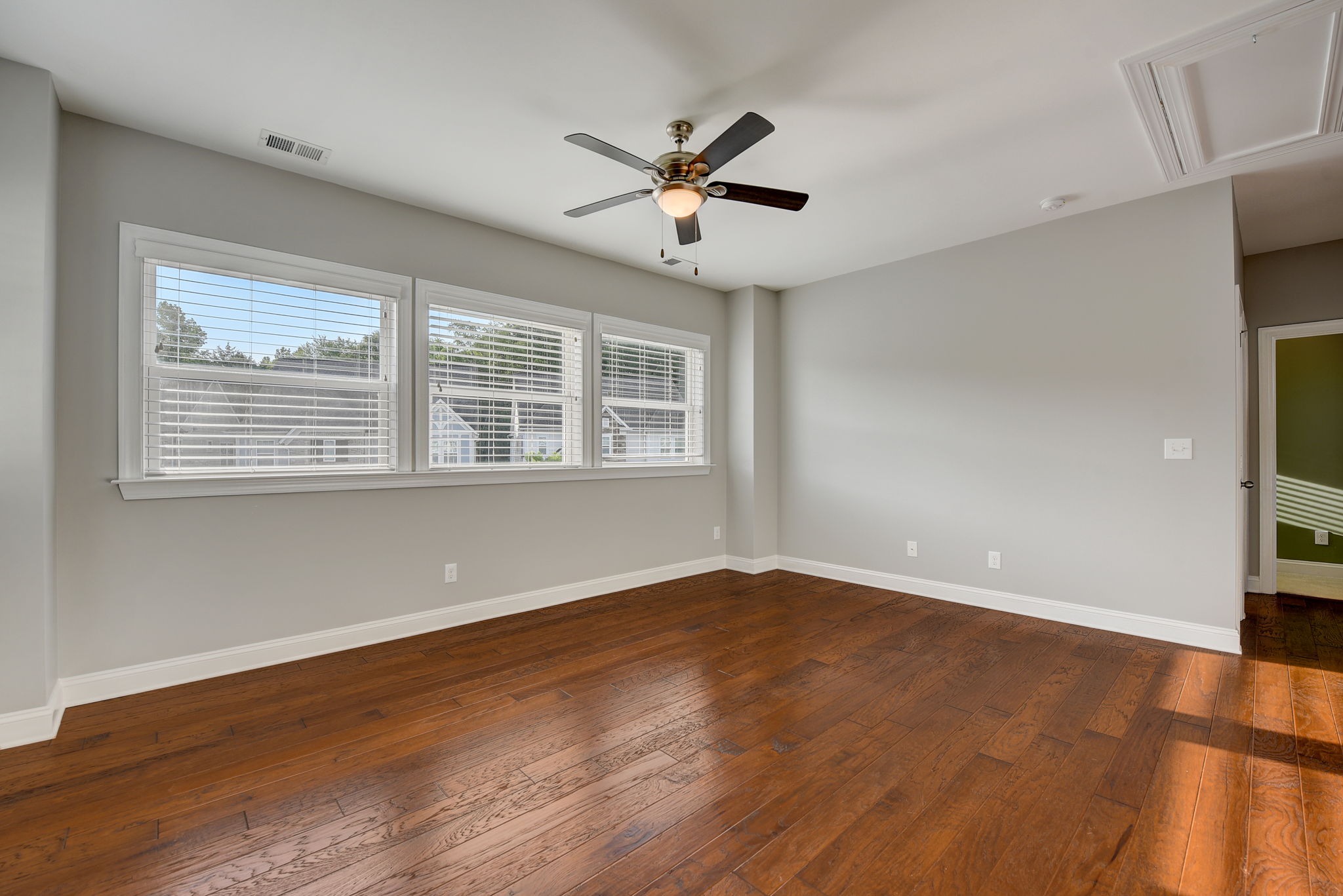 Waverly Walk Ave-027