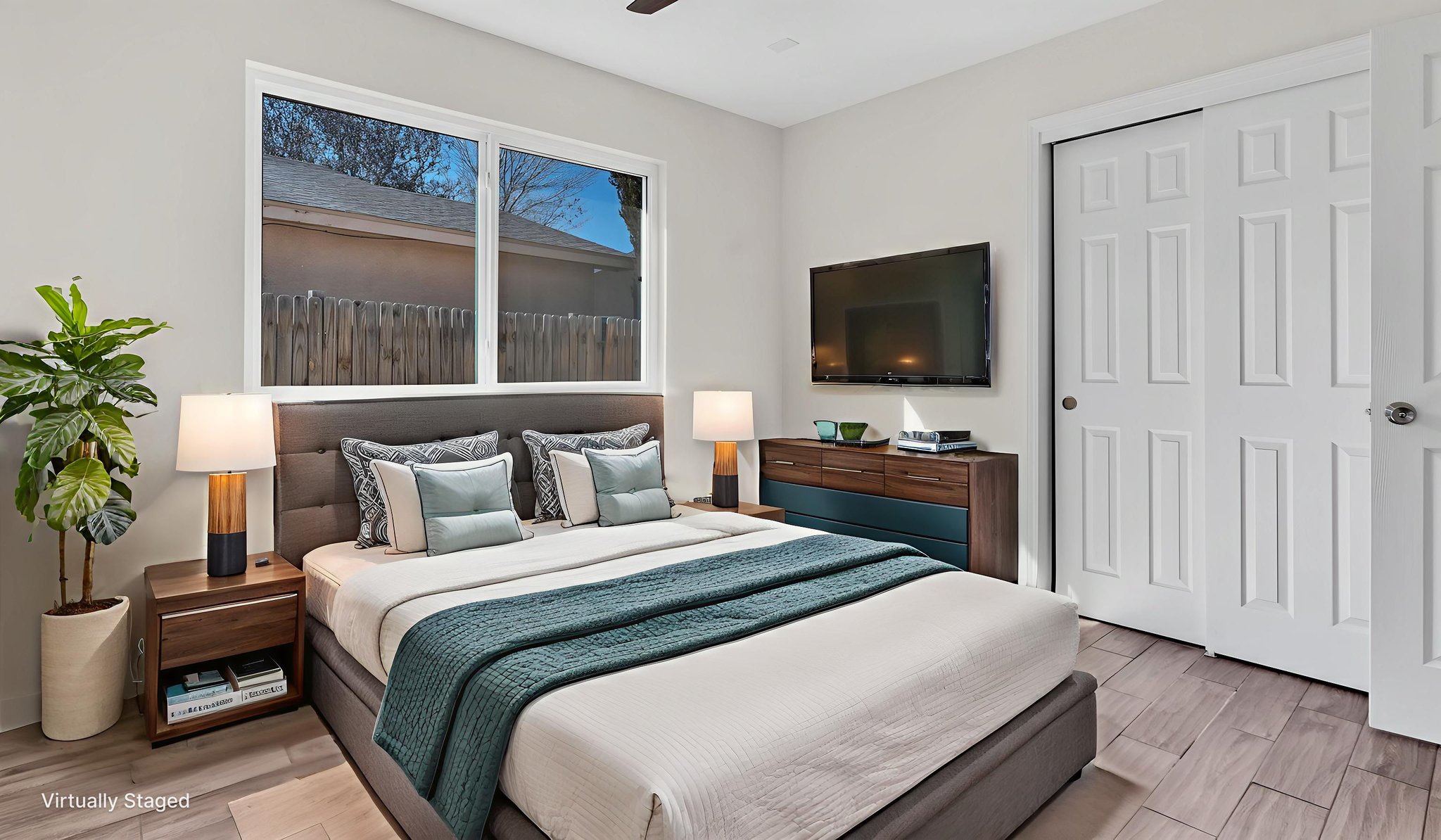 DSC07112 virtually staged.jpeg