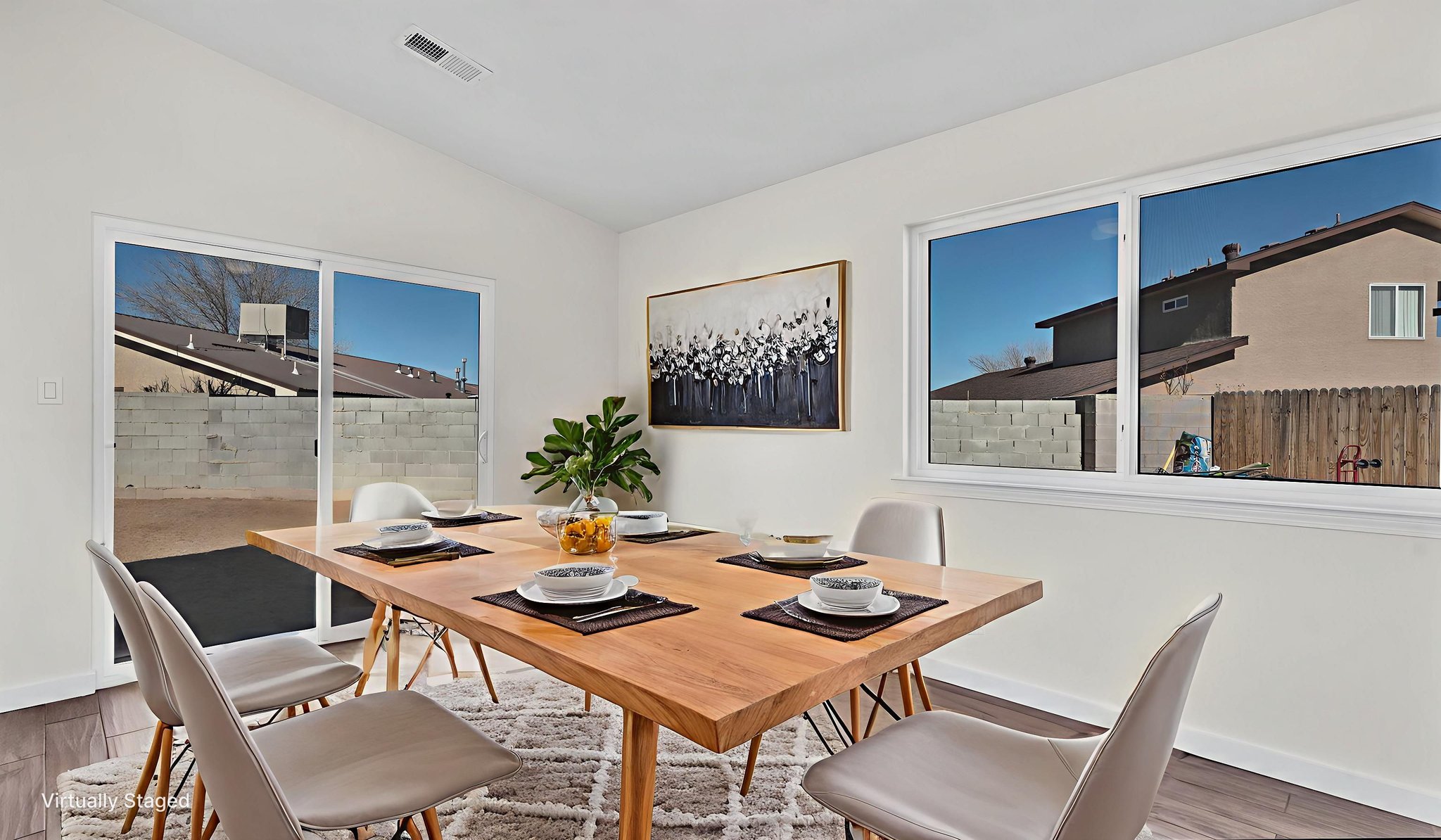 DSC07136 virtually staged.jpeg