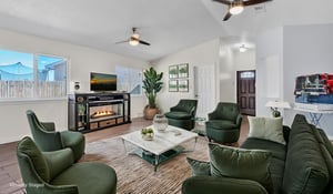 DSC07088 virtually staged.jpeg