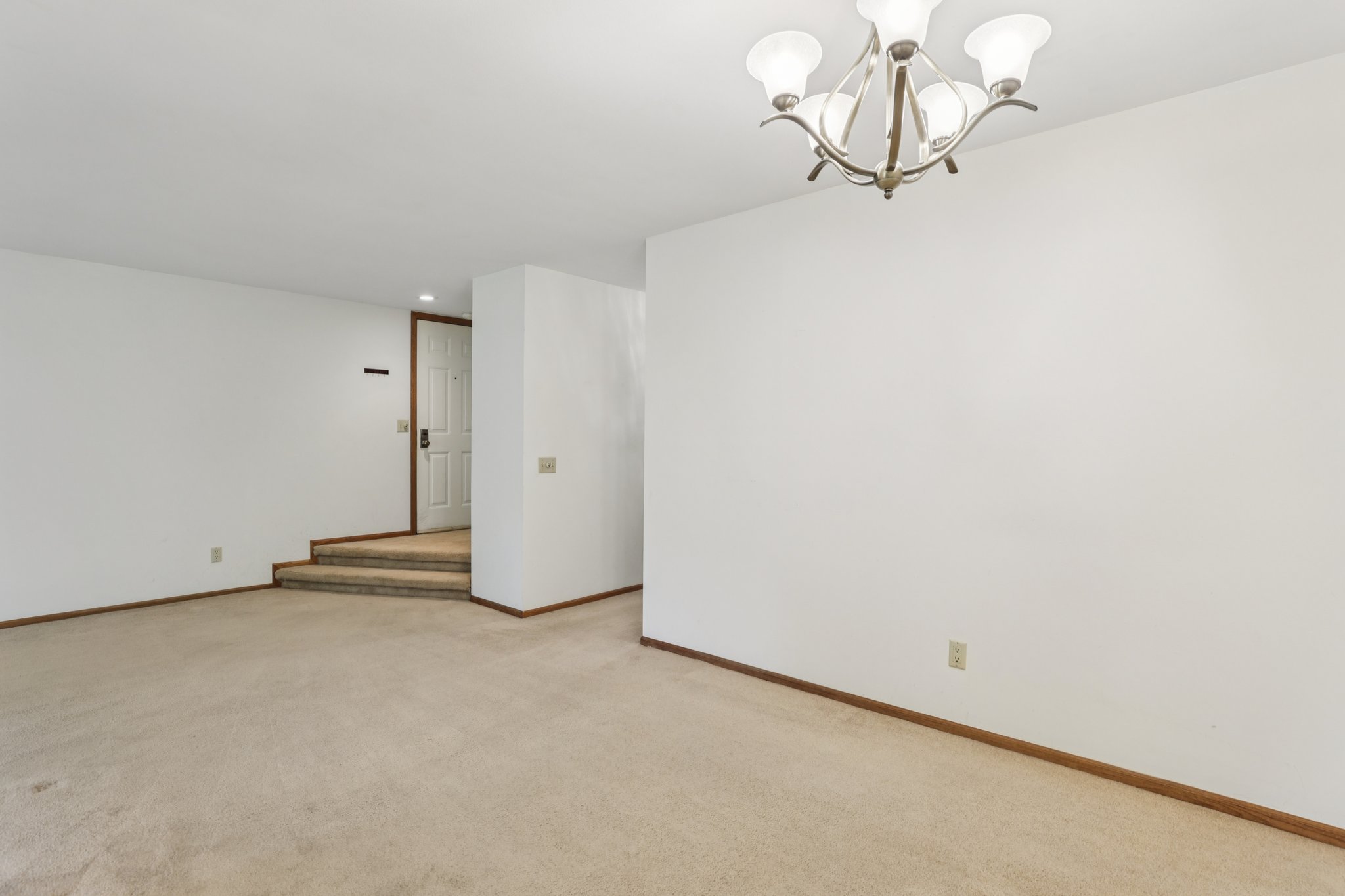 E Oakbridge Way-S1707-015.jpg