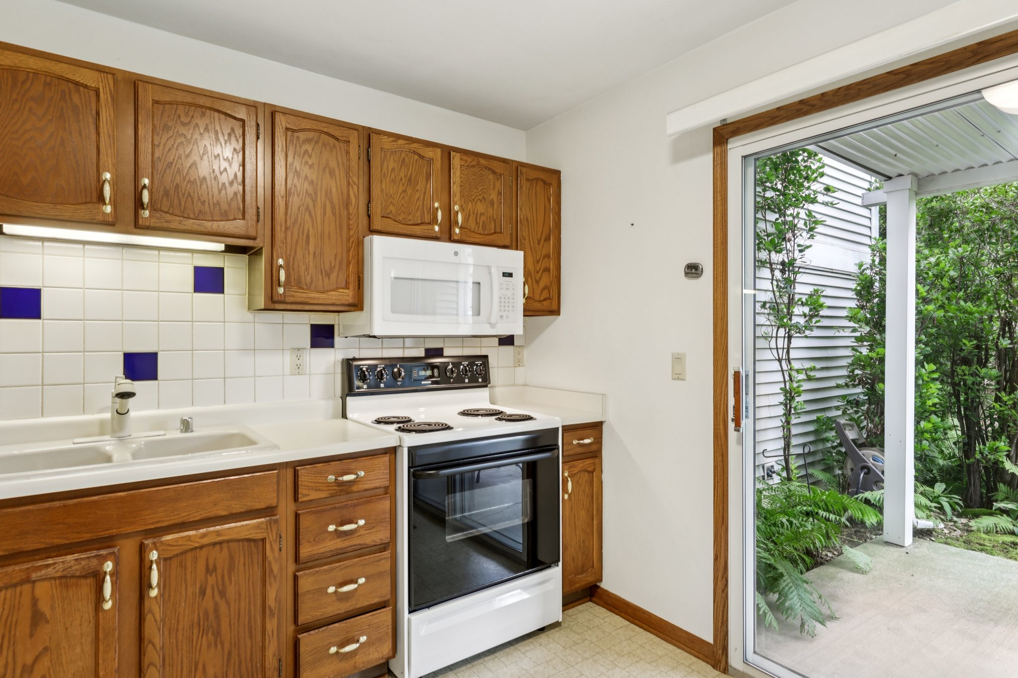 E Oakbridge Way-S1707-017.jpg