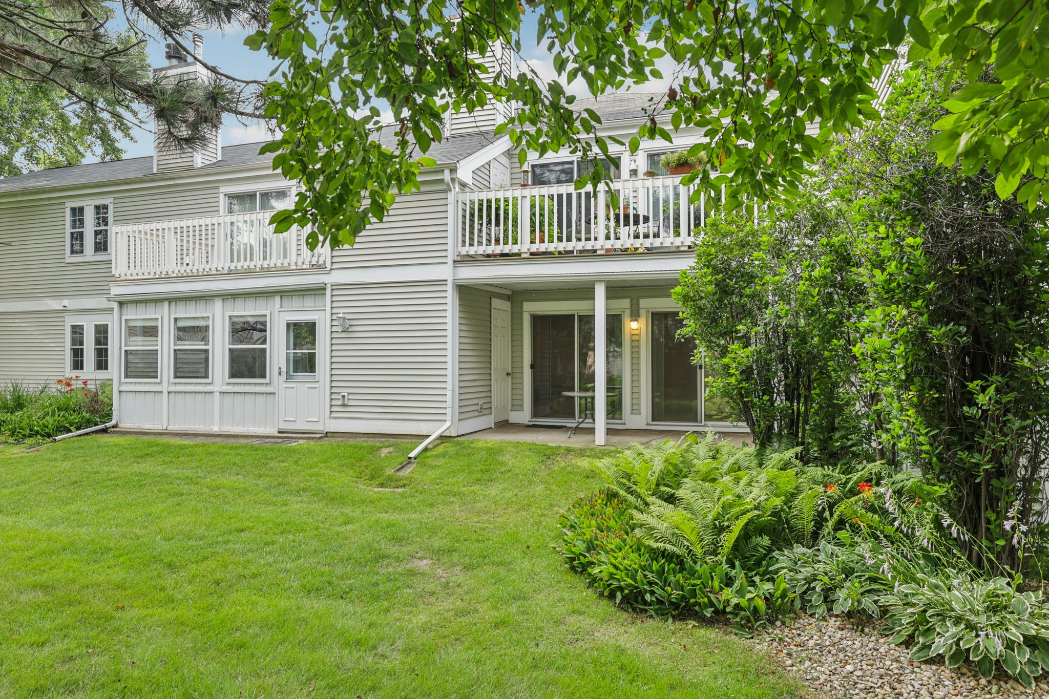 E Oakbridge Way-S1707-036.jpg