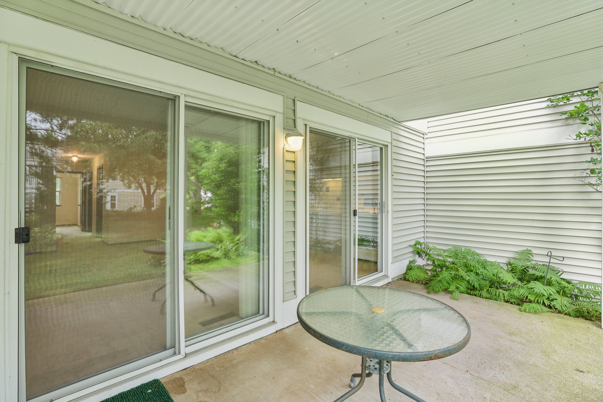 E Oakbridge Way-S1707-040.jpg