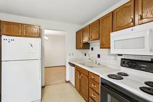E Oakbridge Way-S1707-018.jpg