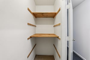 E Oakbridge Way-S1707-031.jpg
