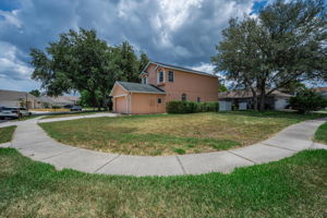 Front Exterior6