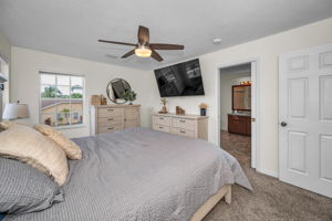 Upper Level Primary Bedroom1b