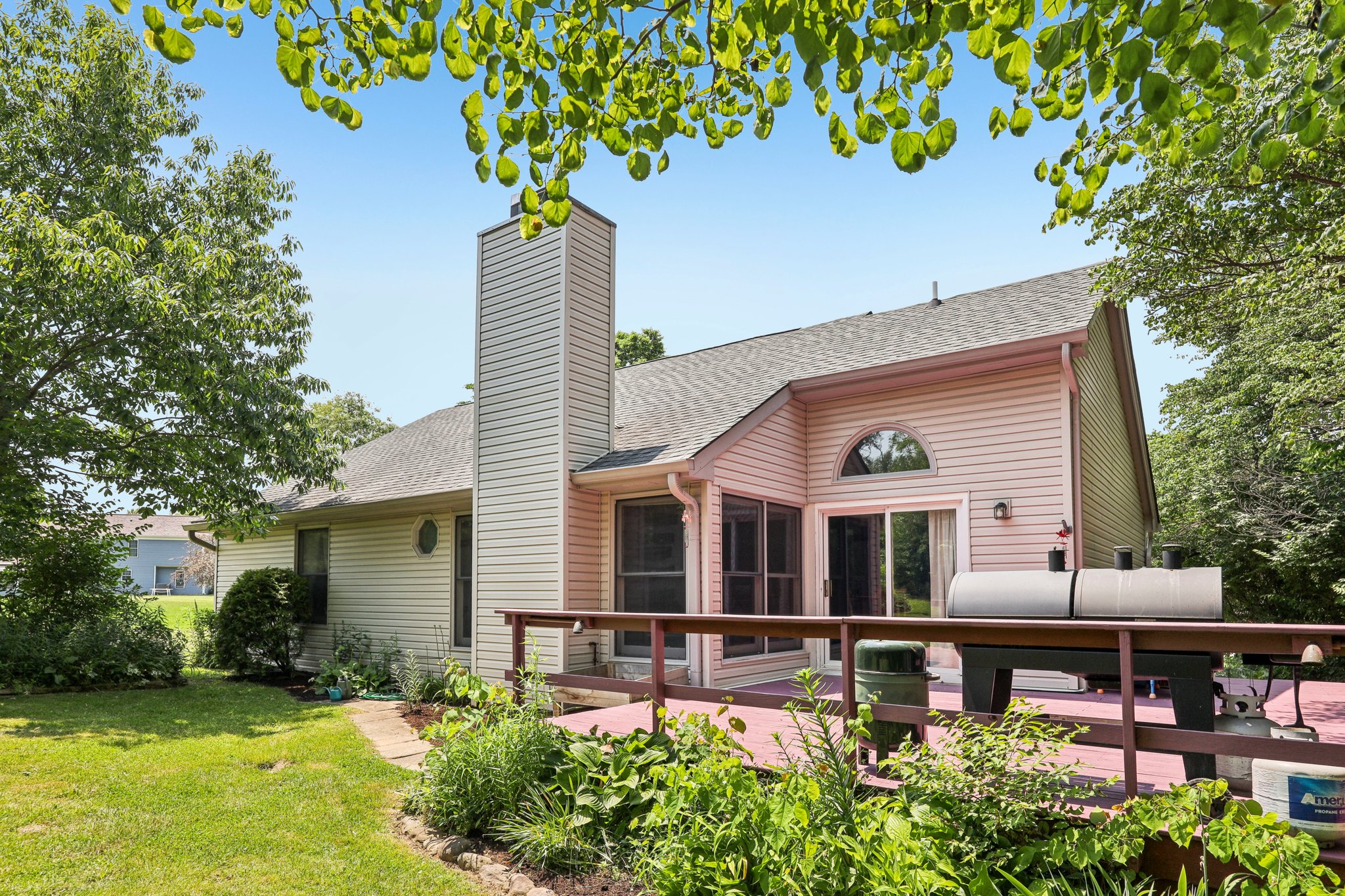 Bayridge Dr-1206-028.jpg