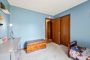 Bayridge Dr-1206-019.jpg