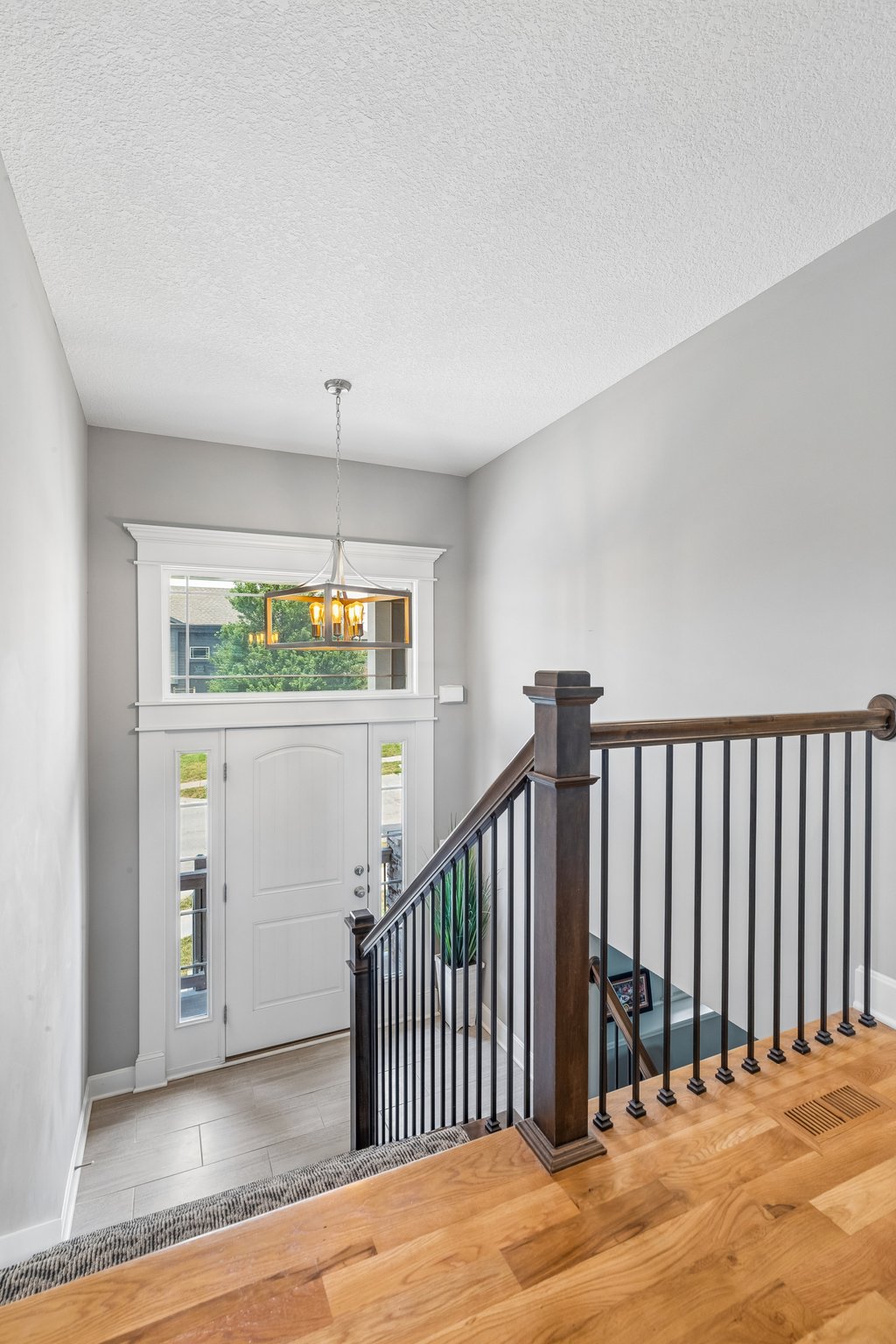 7831 N Walrond Ave_004.jpg