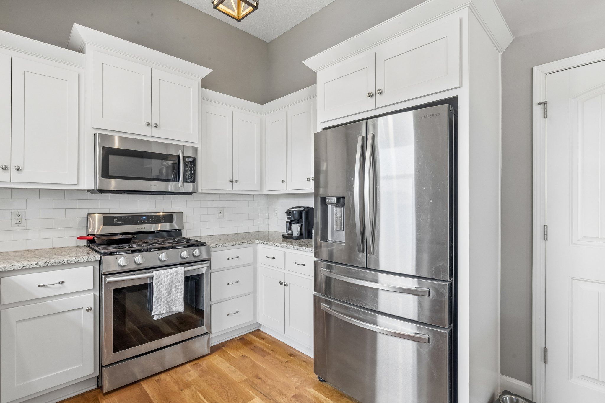 7831 N Walrond Ave_010.jpg