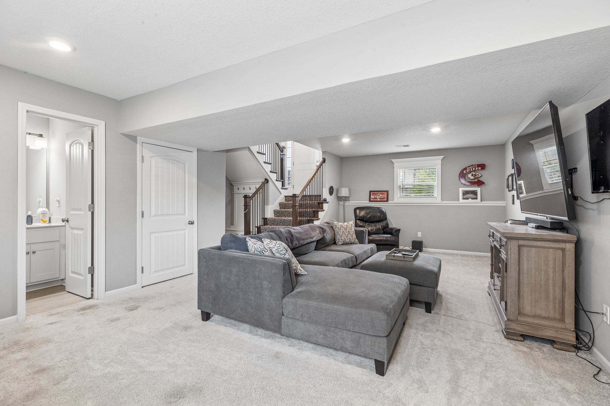 7831 N Walrond Ave_027.jpg