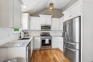 7831 N Walrond Ave_009.jpg