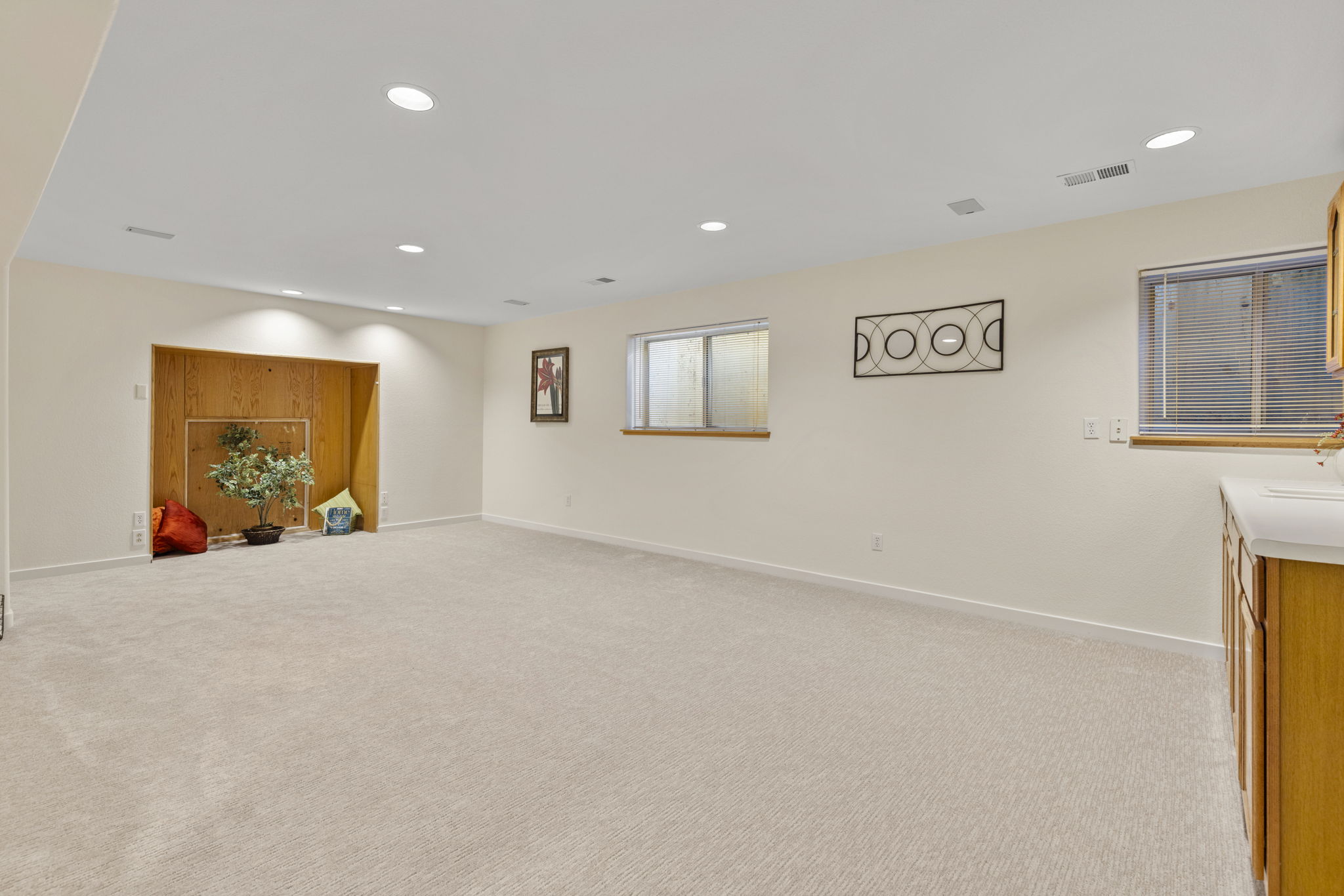 Entertainment center nook