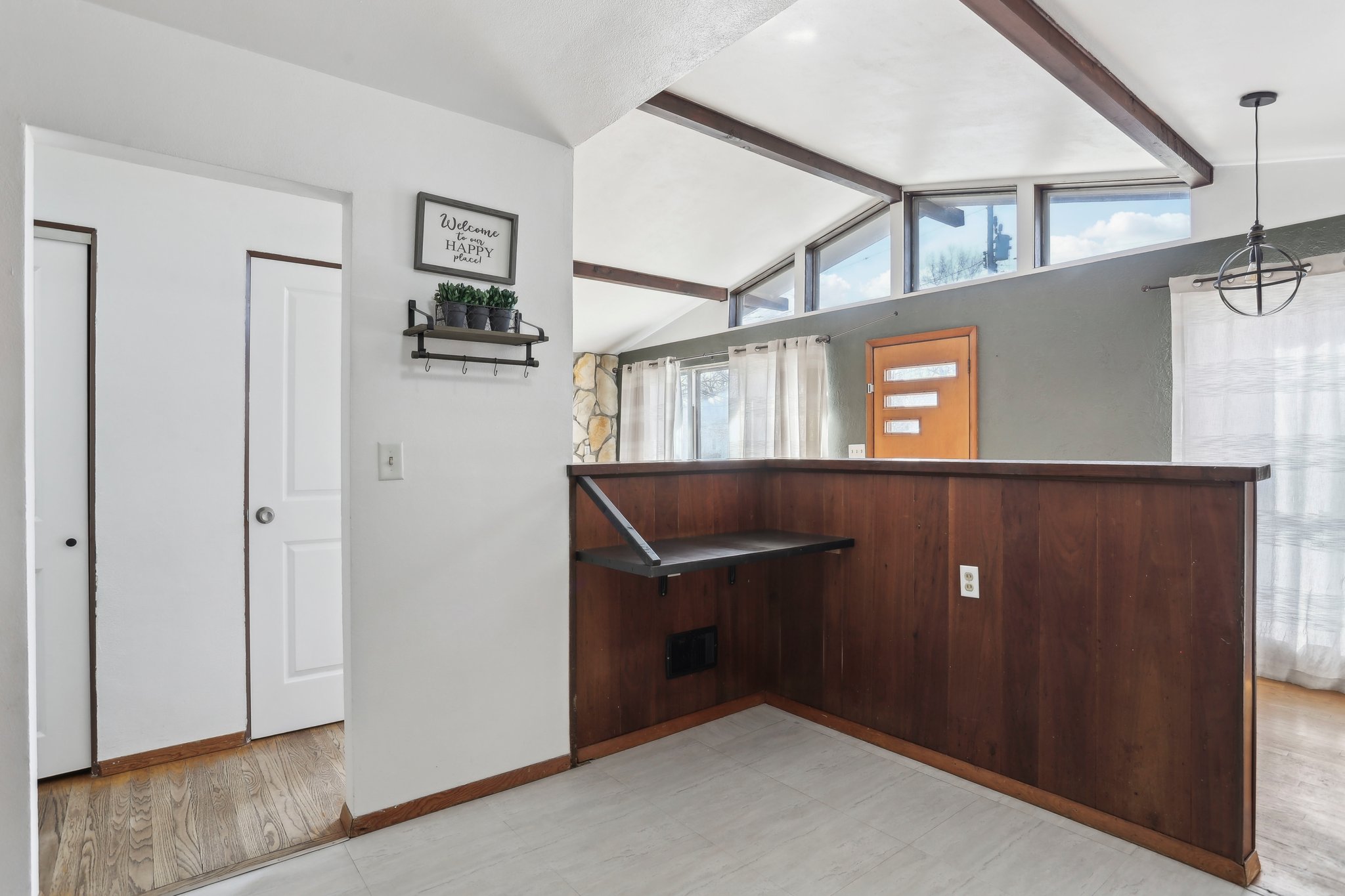 E Woodland Dr-007.jpg