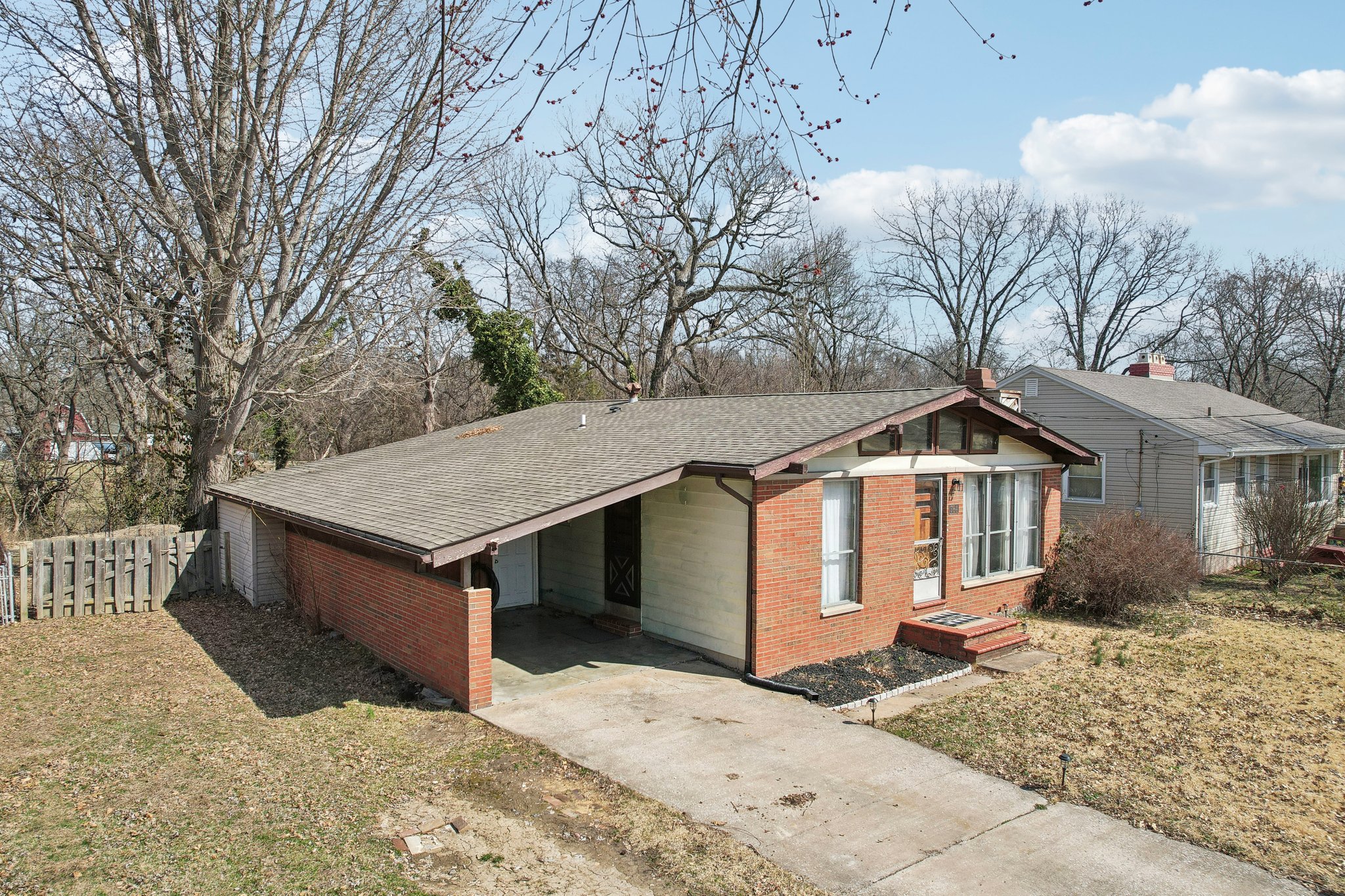 E Woodland Dr-031.jpg