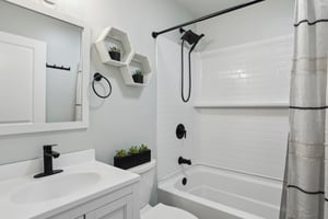 E Woodland Dr-021.jpg