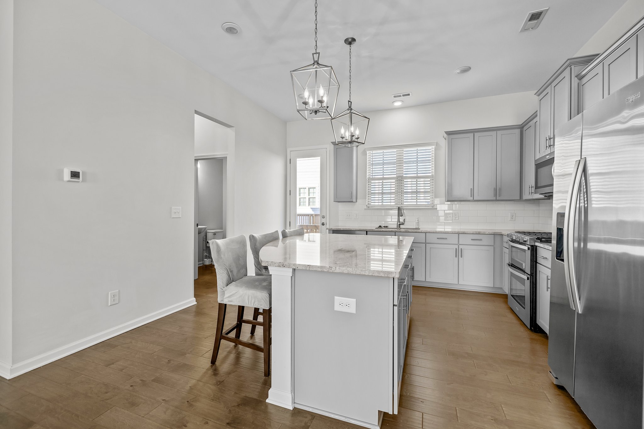  Photo 9
