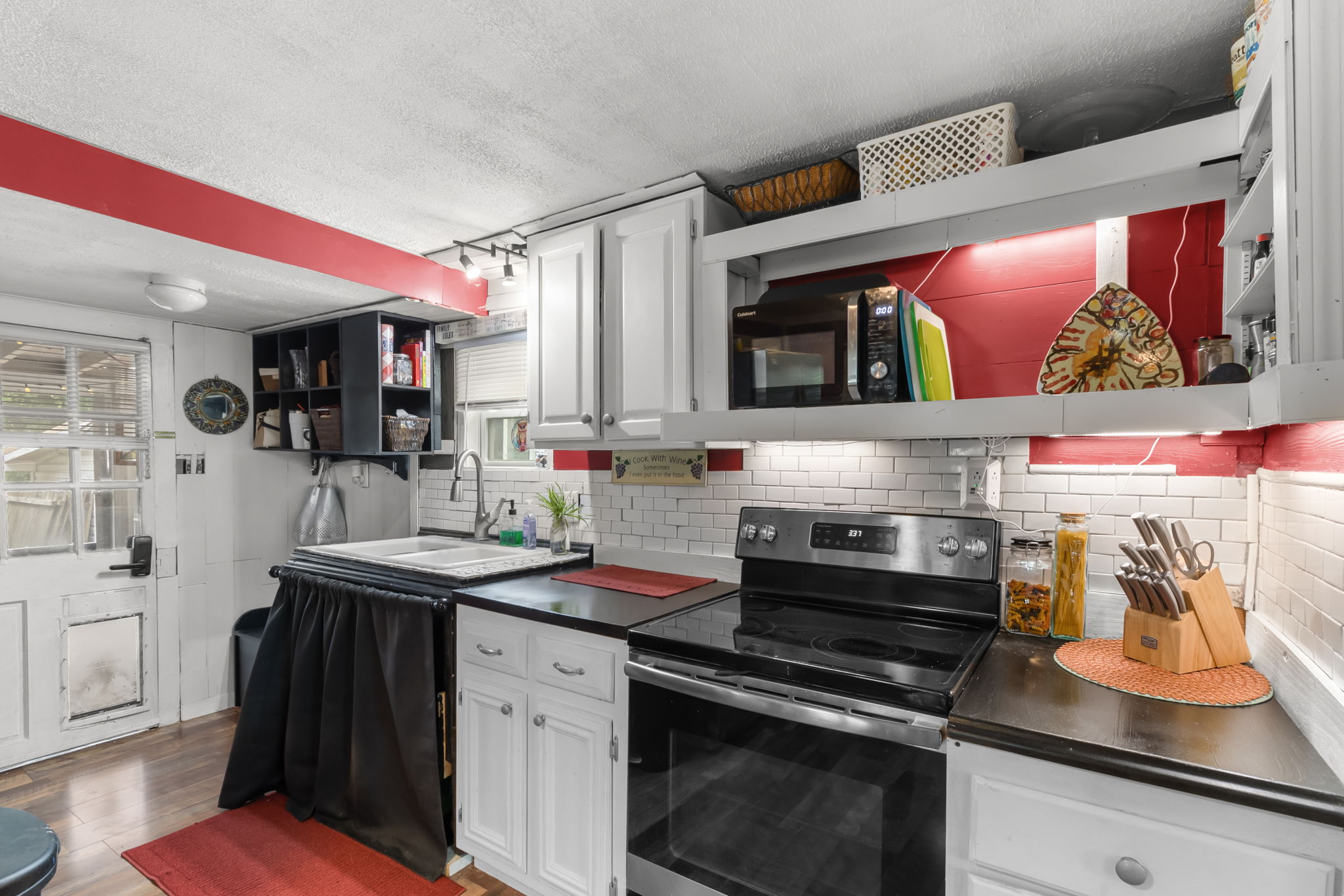 Photo 9