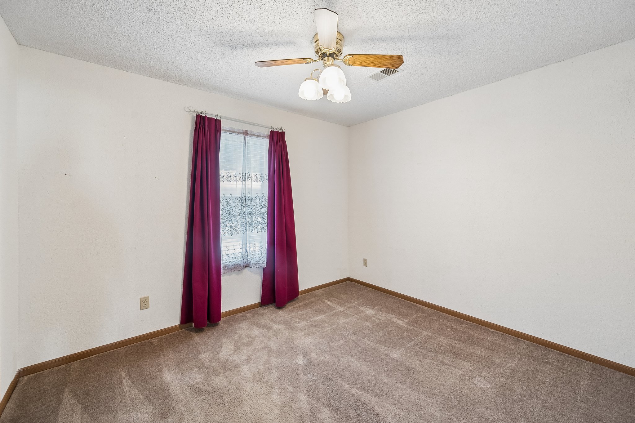 9864 - 7841 Freeman Ave_019.jpg