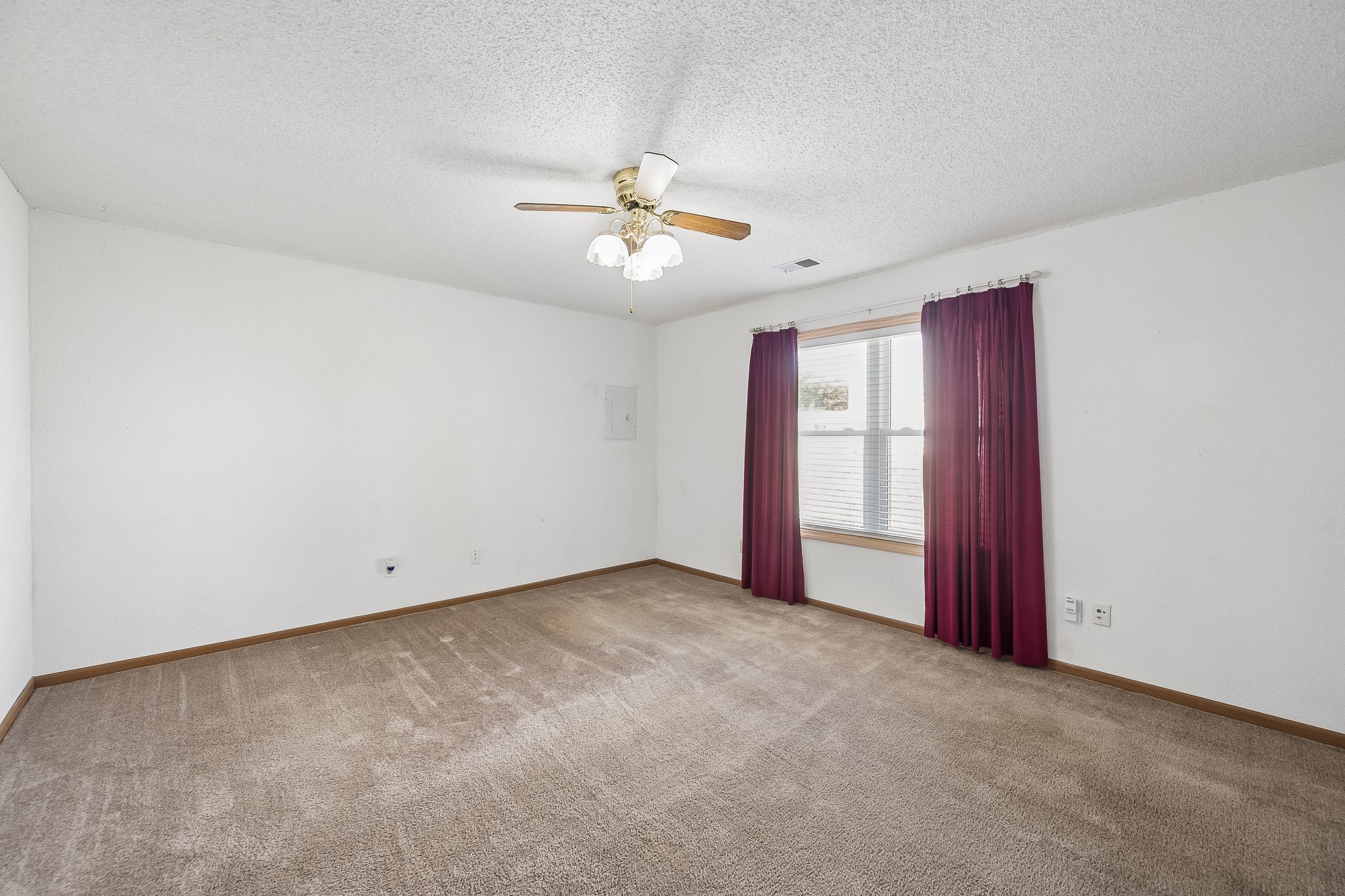 9864 - 7841 Freeman Ave_022.jpg