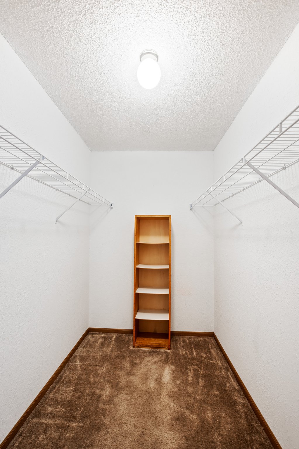 9864 - 7841 Freeman Ave_028.jpg