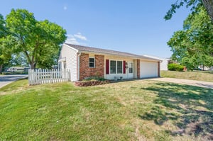 9864 - 7841 Freeman Ave_003.jpg
