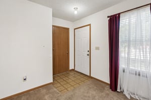 9864 - 7841 Freeman Ave_005.jpg