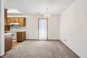 9864 - 7841 Freeman Ave_015.jpg